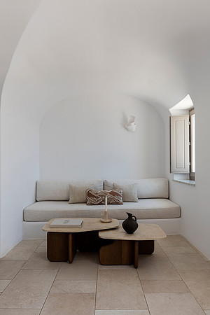 Canaves Ena_Honeymoon Suite