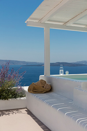 Canaves Ena_Honeymoon Suite