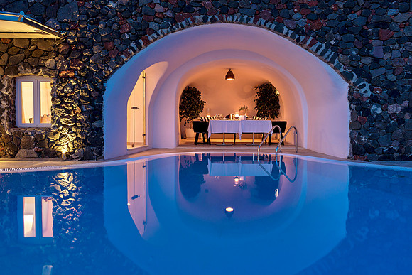 Petra Restaurant - White Cave Table