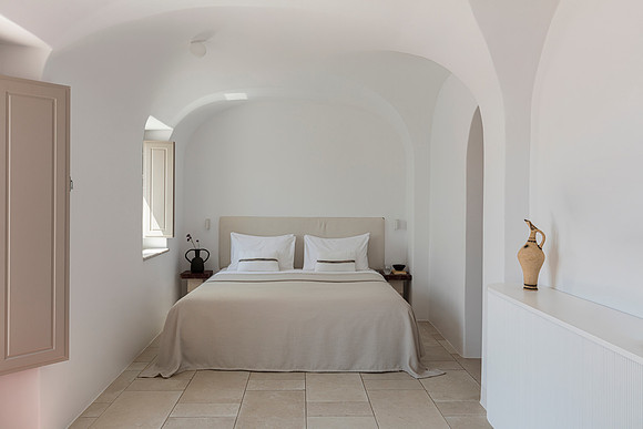 Canaves Ena_Honeymoon Suite