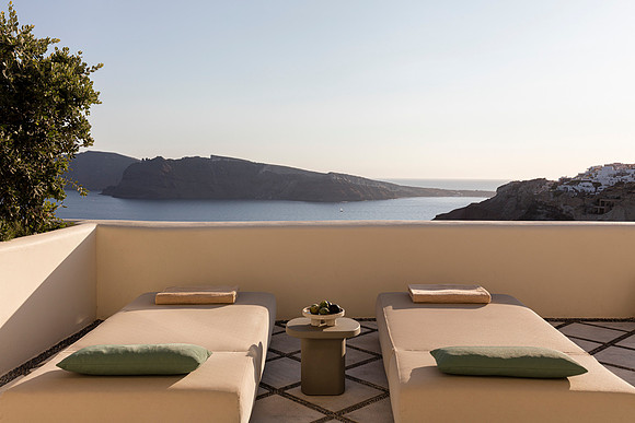 River Pool Suite
