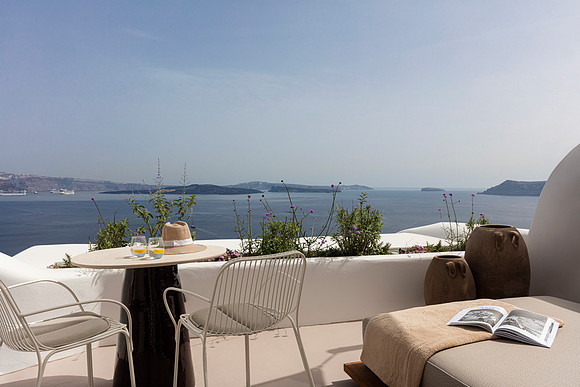 Canaves Ena_Honeymoon Suite