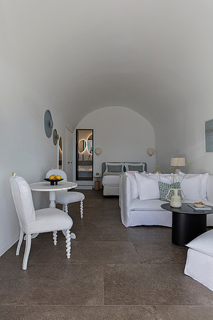 Honeymoon Suite