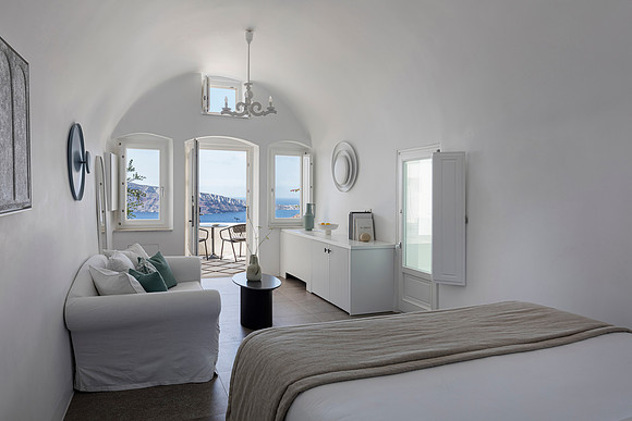 River Pool Suite