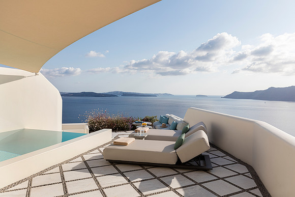 Royal Pool Suite
