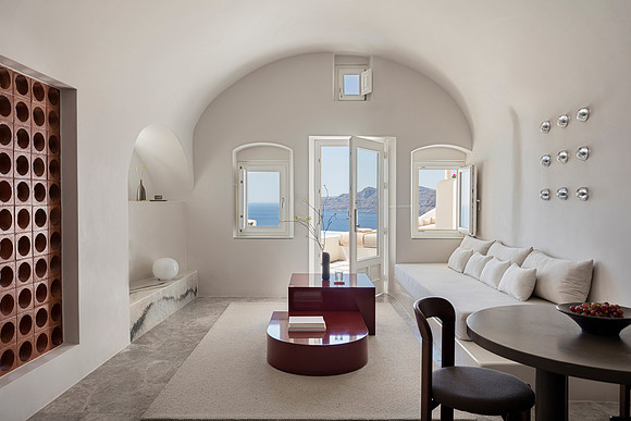 Infinity Pool Suite
