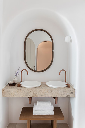 Canaves Ena_Honeymoon Suite