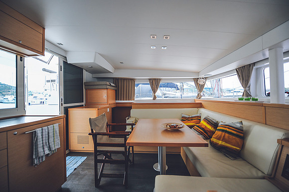 Sailing Yacht Lagoon 400