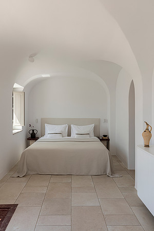 Canaves Ena_Honeymoon Suite
