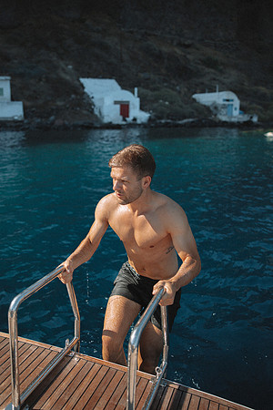 Canaves Oia Lifestyle - sailing