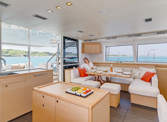 Sail Yacht Lagoon 560