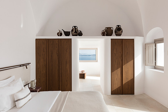 Canaves Ena_ Riverpool Suite