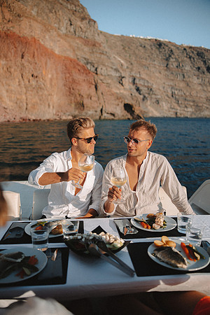 Canaves Oia Lifestyle - sailing